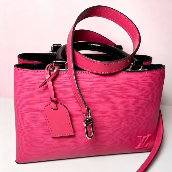 Louis Vuitton Kleber PM Handbag – Pink Epi Leather 💖
✔ 100% Authentic - Picture 4 of 15